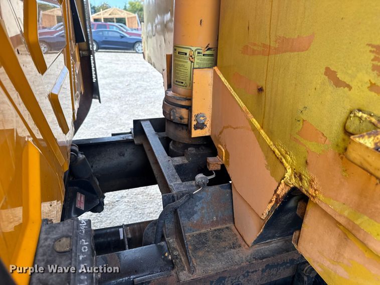 image for item DO2266 2006 International 7400 dump truck