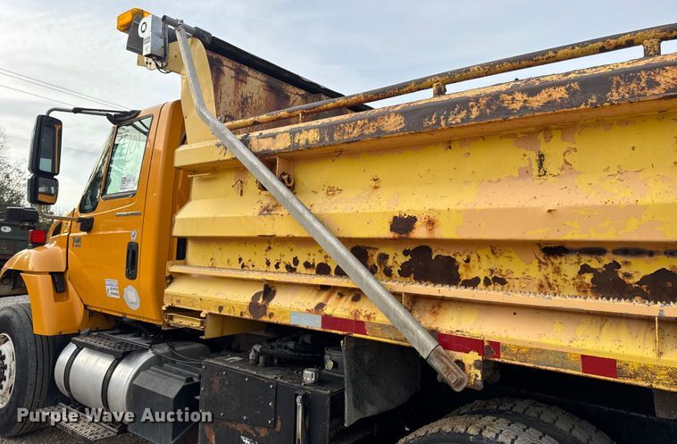 image for item DO2266 2006 International 7400 dump truck