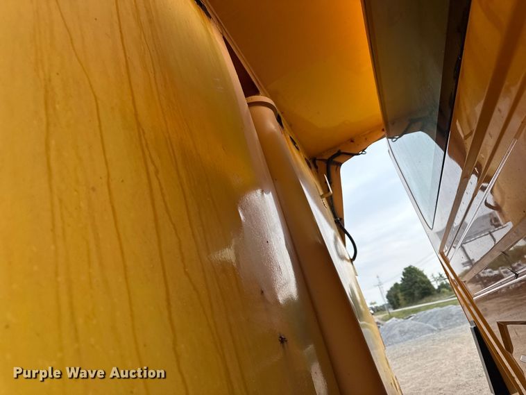 image for item DO2266 2006 International 7400 dump truck