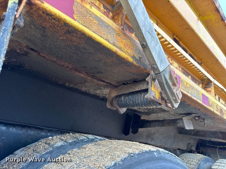 image for item DO2266 2006 International 7400 dump truck