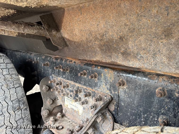 image for item DO2266 2006 International 7400 dump truck