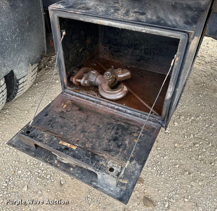 image for item DO2266 2006 International 7400 dump truck