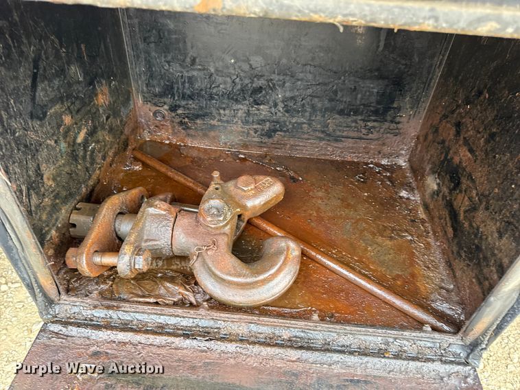 image for item DO2266 2006 International 7400 dump truck