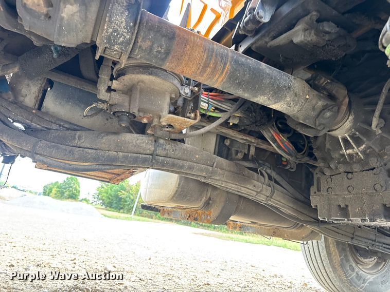 image for item DO2266 2006 International 7400 dump truck