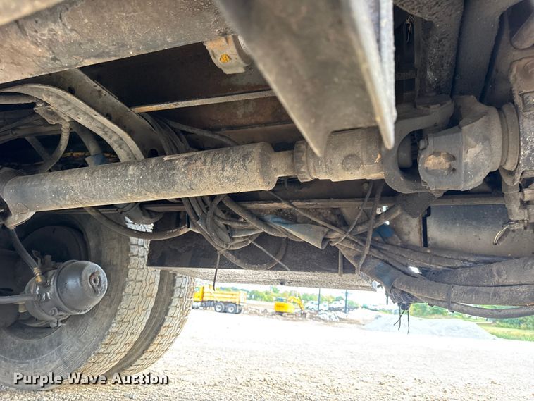 image for item DO2266 2006 International 7400 dump truck