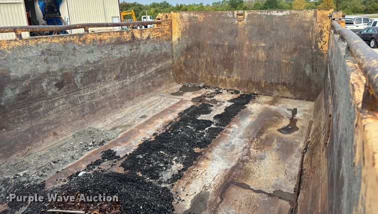 image for item DO2266 2006 International 7400 dump truck