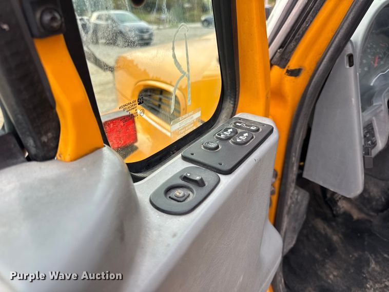 image for item DO2266 2006 International 7400 dump truck