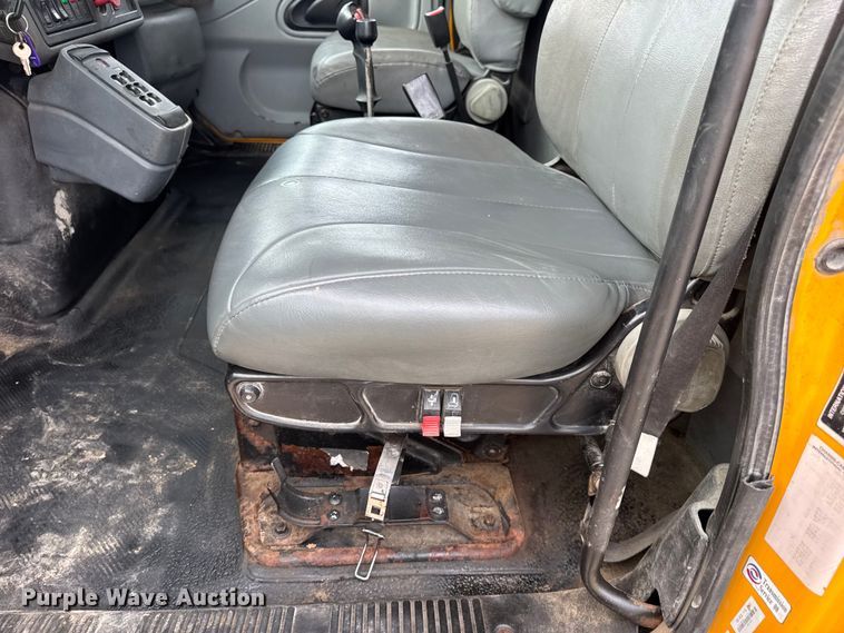 image for item DO2266 2006 International 7400 dump truck