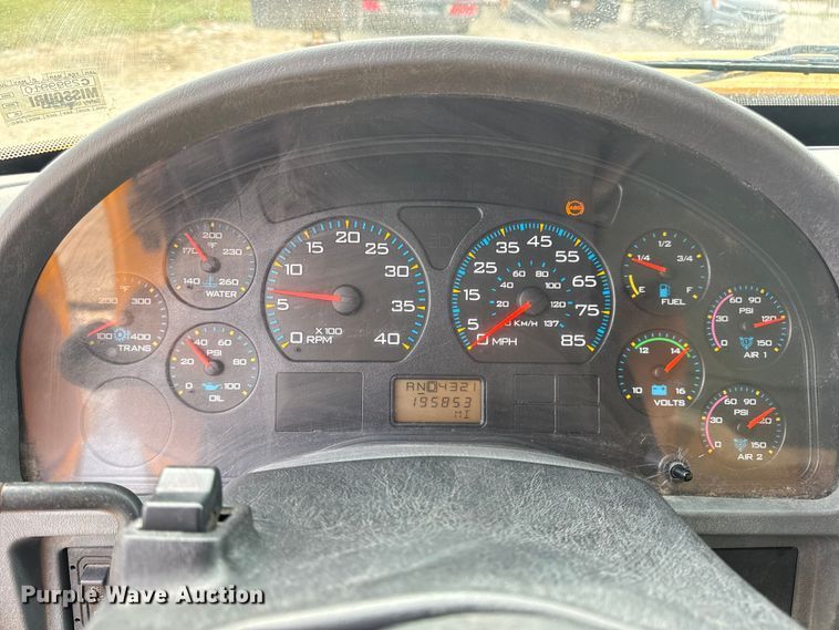 image for item DO2266 2006 International 7400 dump truck