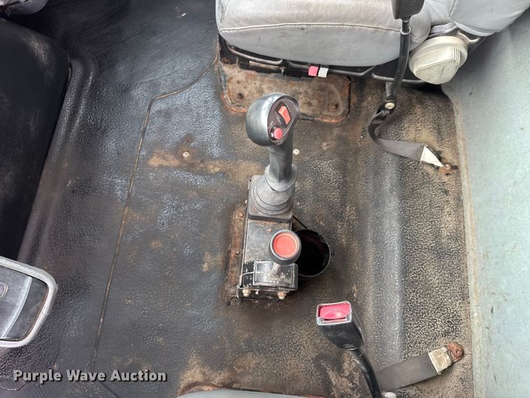 image for item DO2266 2006 International 7400 dump truck