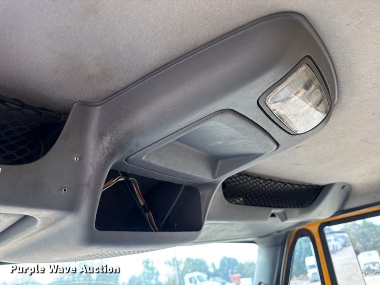 image for item DO2266 2006 International 7400 dump truck