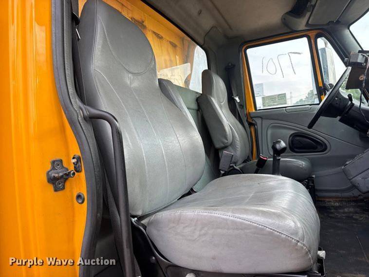 image for item DO2266 2006 International 7400 dump truck