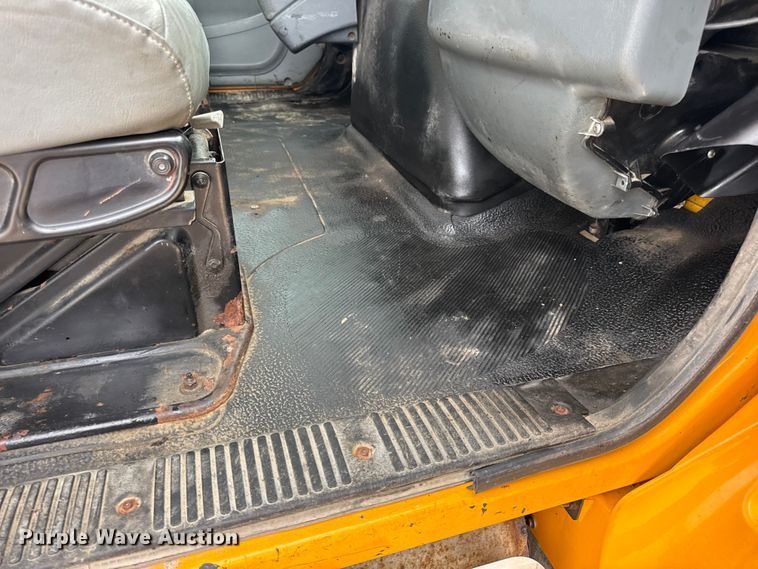 image for item DO2266 2006 International 7400 dump truck