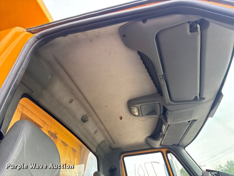 image for item DO2266 2006 International 7400 dump truck