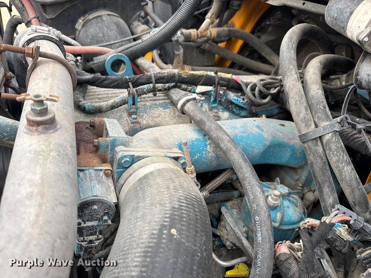 image for item DO2266 2006 International 7400 dump truck