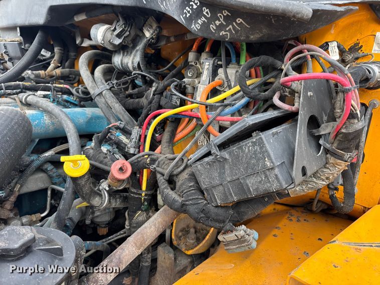 image for item DO2266 2006 International 7400 dump truck