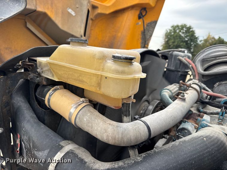 image for item DO2266 2006 International 7400 dump truck