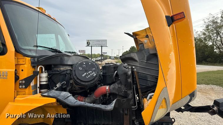 image for item DO2266 2006 International 7400 dump truck