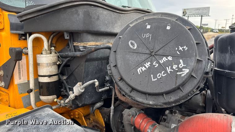 image for item DO2266 2006 International 7400 dump truck