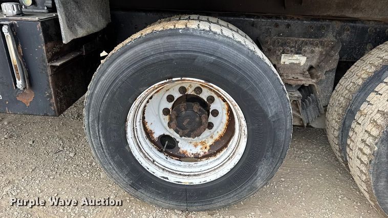 image for item DO2266 2006 International 7400 dump truck