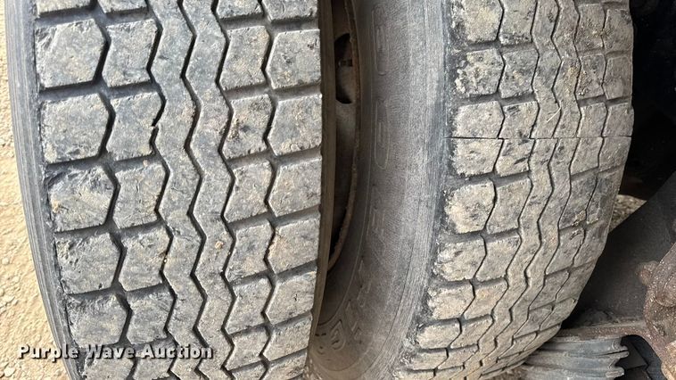 image for item DO2266 2006 International 7400 dump truck