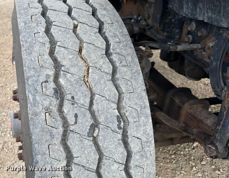 image for item DO2266 2006 International 7400 dump truck