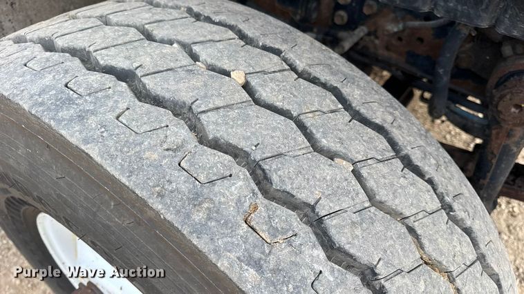 image for item DO2266 2006 International 7400 dump truck