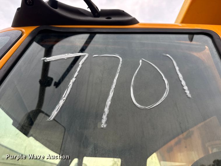 image for item DO2266 2006 International 7400 dump truck