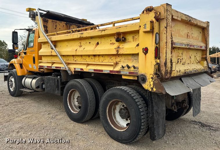 image for item DO2267 2006 International 7400 dump truck