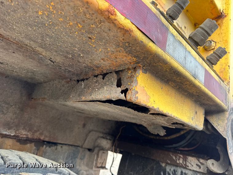 image for item DO2267 2006 International 7400 dump truck