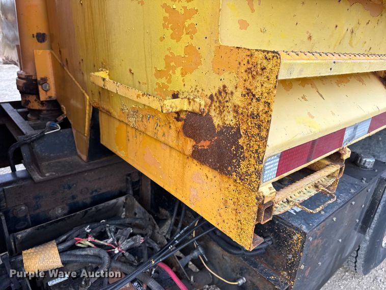 image for item DO2267 2006 International 7400 dump truck
