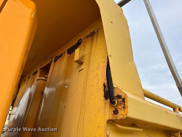 image for item DO2267 2006 International 7400 dump truck