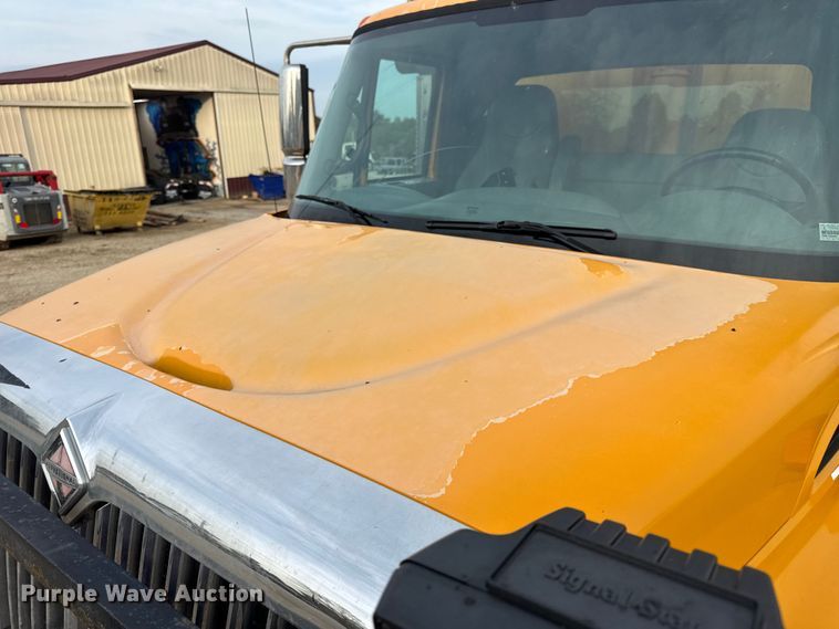 image for item DO2267 2006 International 7400 dump truck