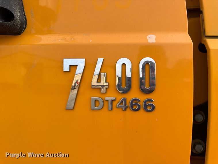 image for item DO2267 2006 International 7400 dump truck