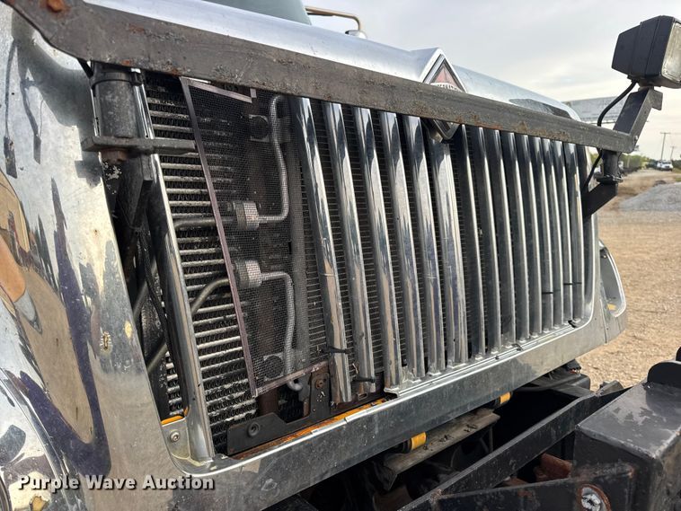 image for item DO2267 2006 International 7400 dump truck