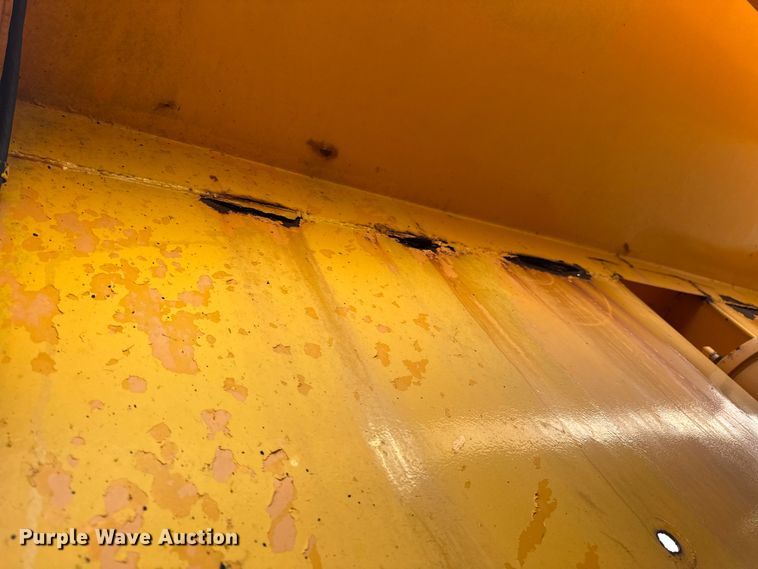 image for item DO2267 2006 International 7400 dump truck