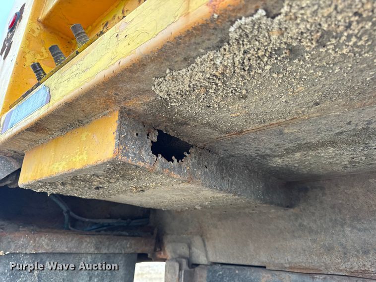 image for item DO2267 2006 International 7400 dump truck