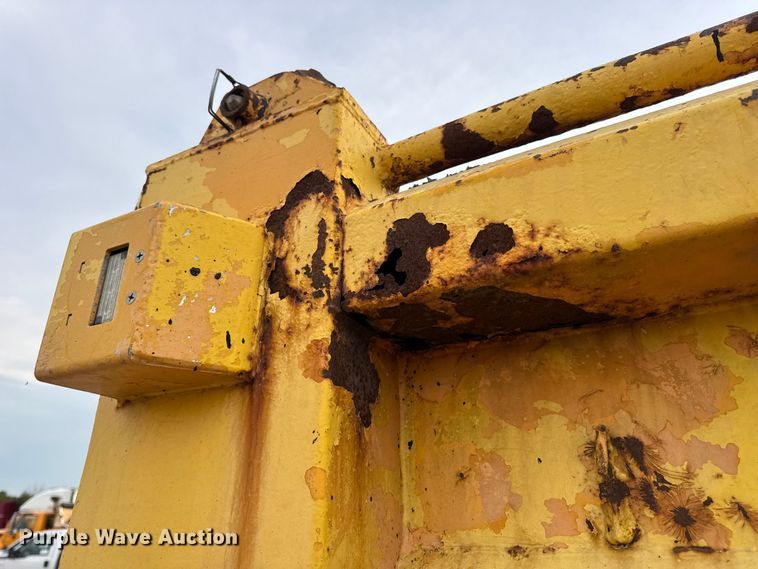 image for item DO2267 2006 International 7400 dump truck