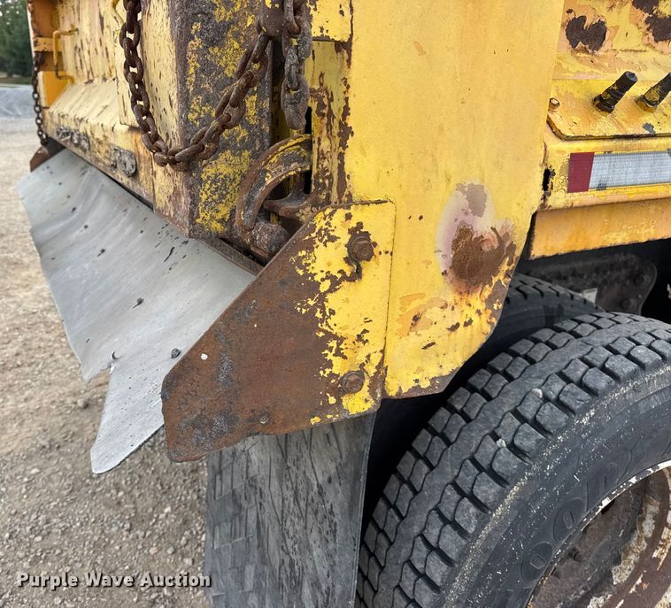 image for item DO2267 2006 International 7400 dump truck