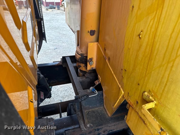 image for item DO2267 2006 International 7400 dump truck