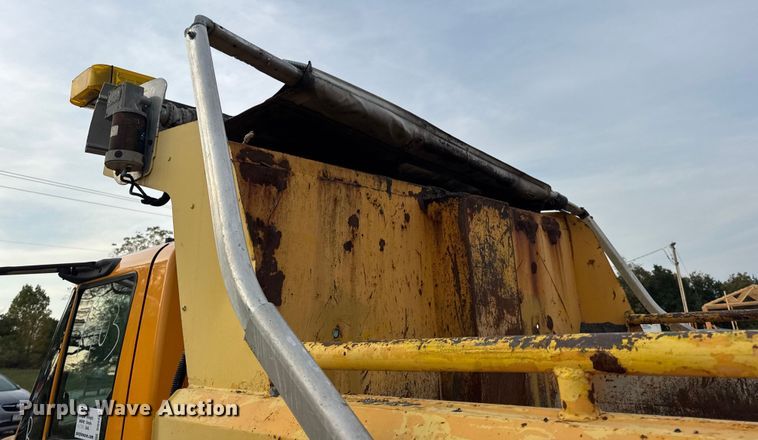 image for item DO2267 2006 International 7400 dump truck