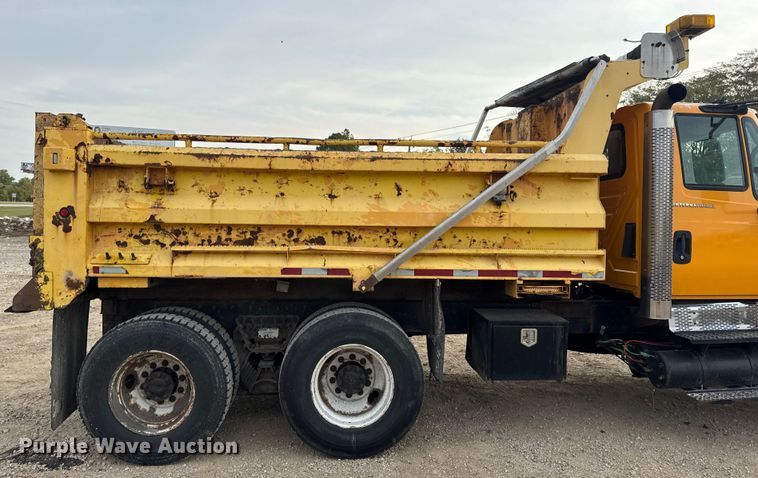 image for item DO2267 2006 International 7400 dump truck