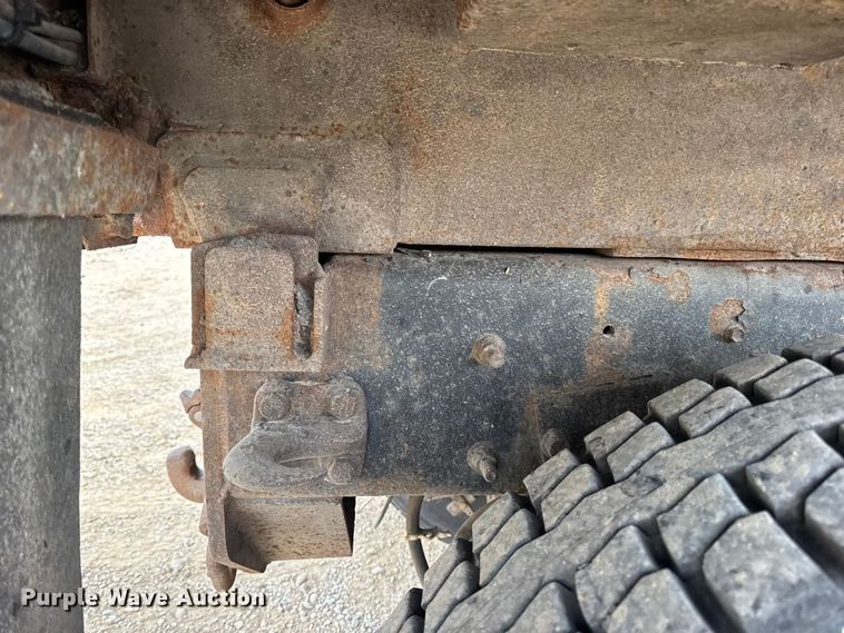 image for item DO2267 2006 International 7400 dump truck