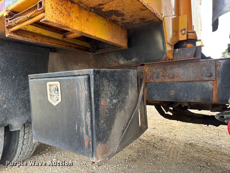 image for item DO2267 2006 International 7400 dump truck