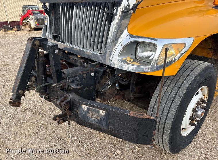 image for item DO2267 2006 International 7400 dump truck