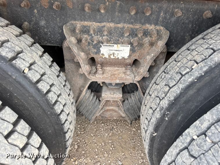 image for item DO2267 2006 International 7400 dump truck