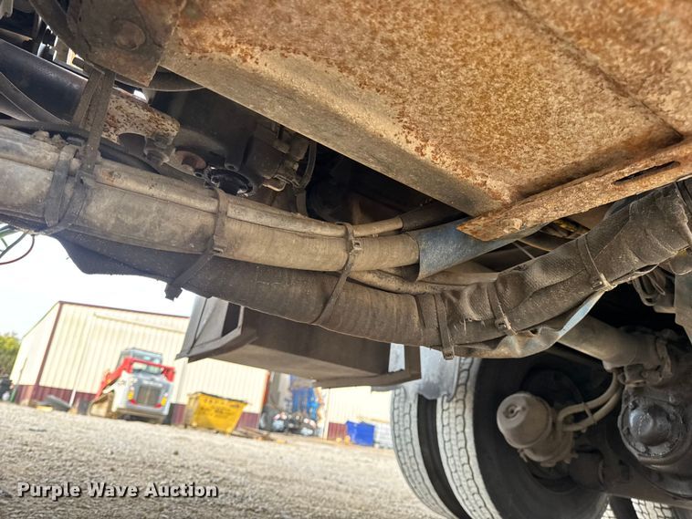 image for item DO2267 2006 International 7400 dump truck