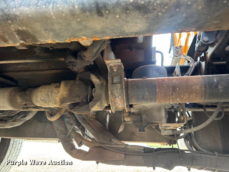 image for item DO2267 2006 International 7400 dump truck