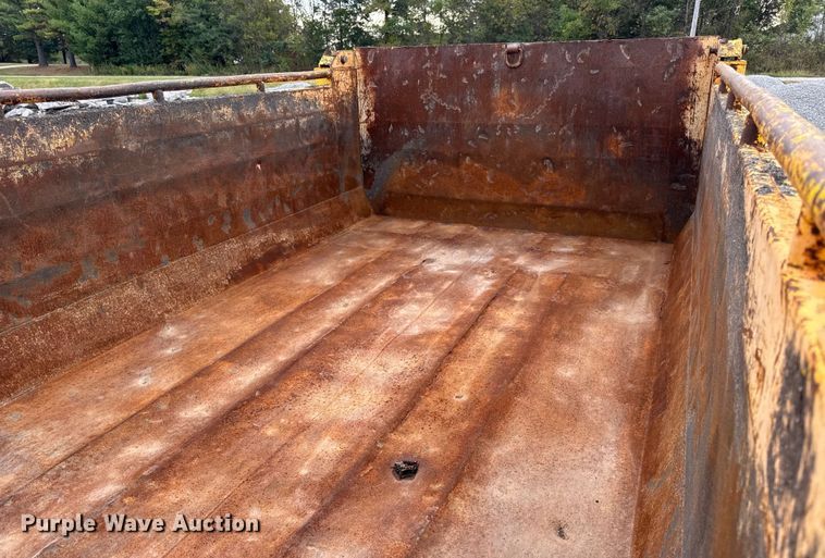 image for item DO2267 2006 International 7400 dump truck