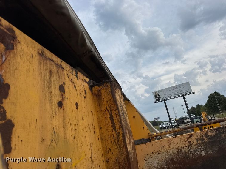 image for item DO2267 2006 International 7400 dump truck